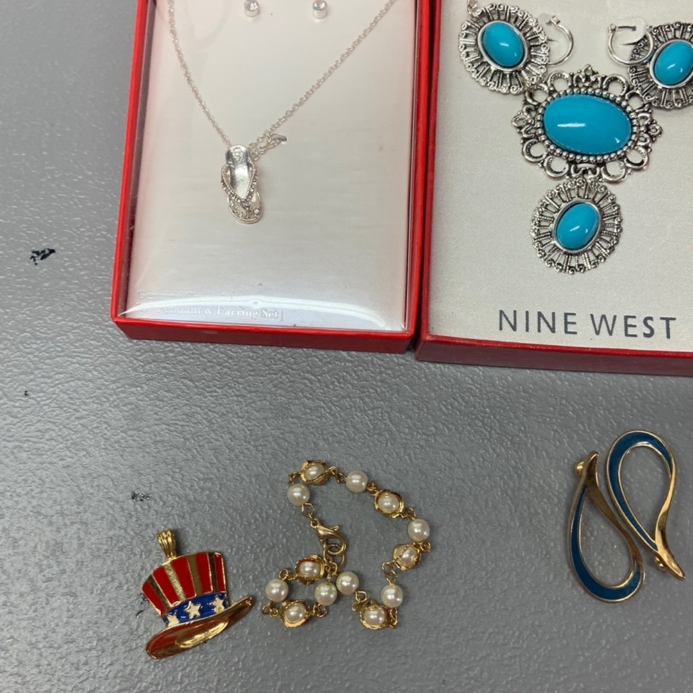 Small a lot of jewelry